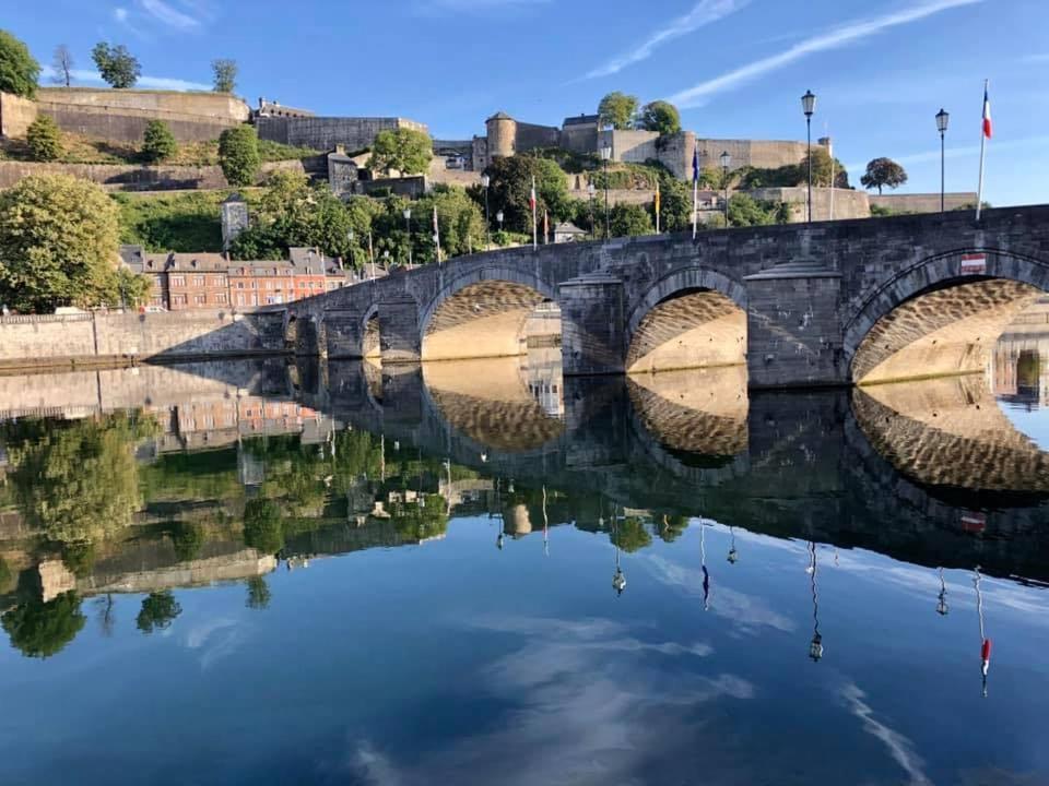 Maison Et Velos A Godinne Dans La Vallee De La Meuse Dış mekan fotoğraf