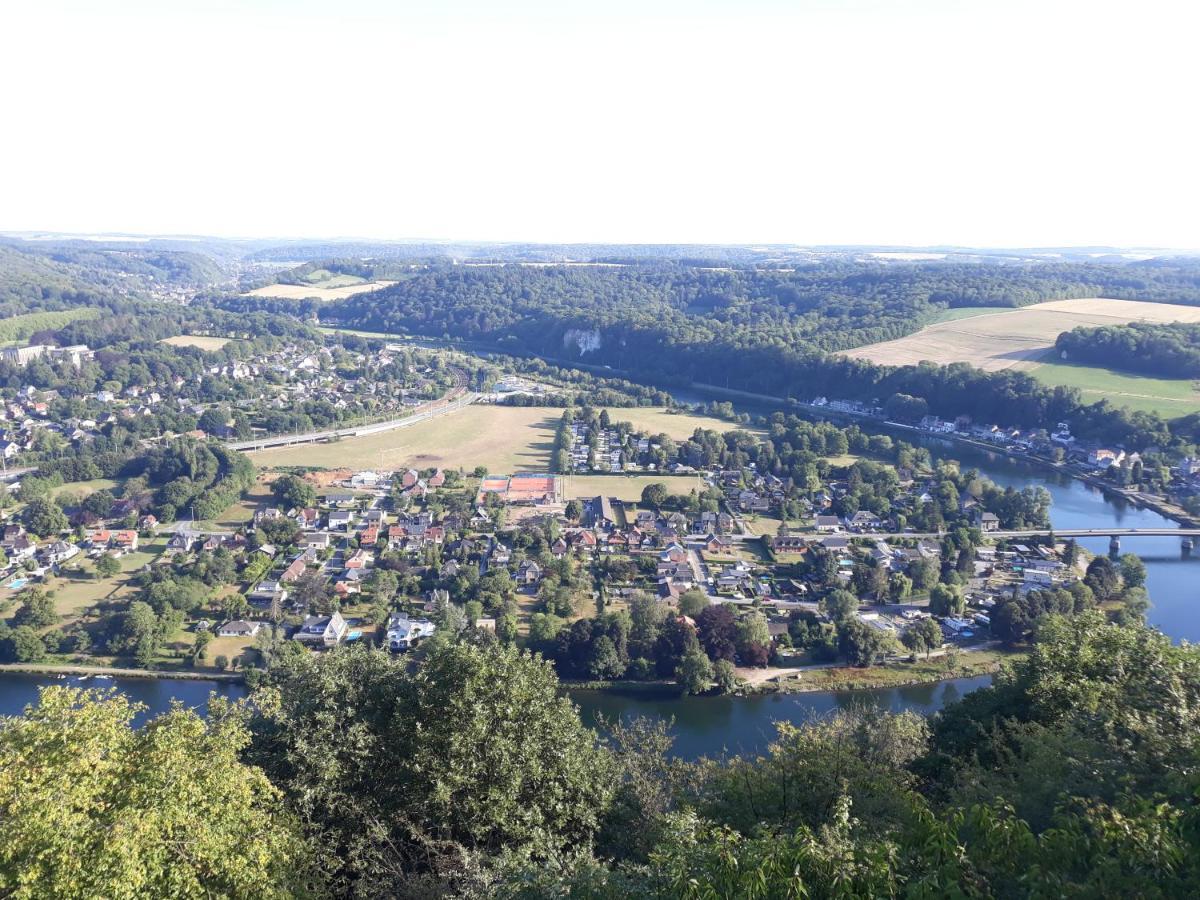 Maison Et Velos A Godinne Dans La Vallee De La Meuse Dış mekan fotoğraf
